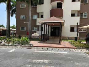 Luxurious 3-Bedroom Ground Floor Apartment with Pool View in Prestigious Villagio